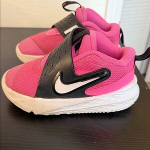 Nike Kids Fuchsia and Black Sneakers
